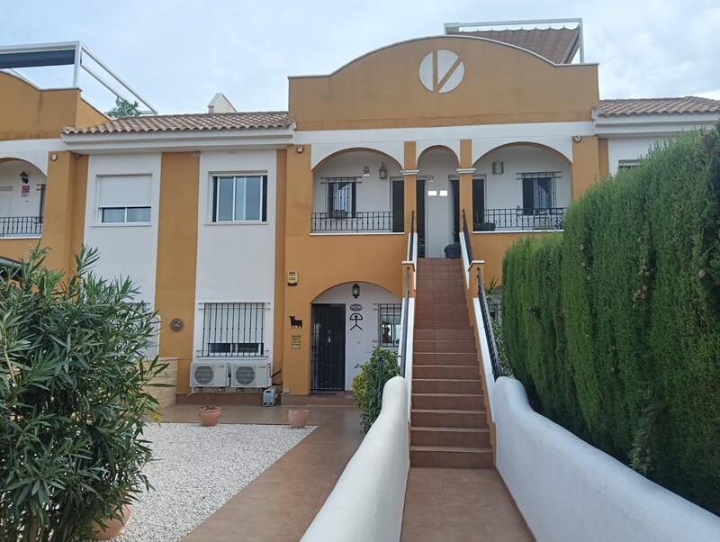 Lejlighed til salg i Los Montesinos, Alicante