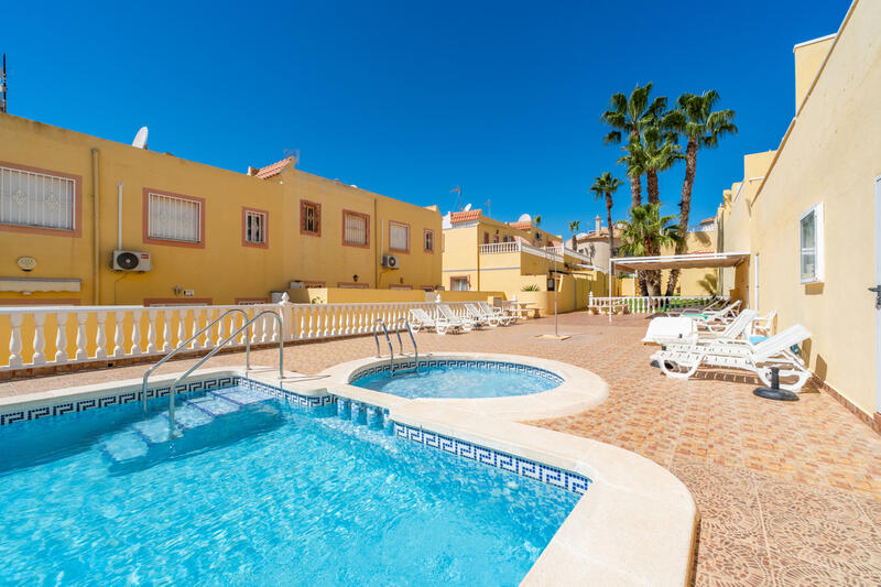 Townhouse for sale in Villamartin, Alicante Townhouse for sale in Villamartin, Alicante