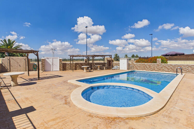 3 bedroom Townhouse for sale