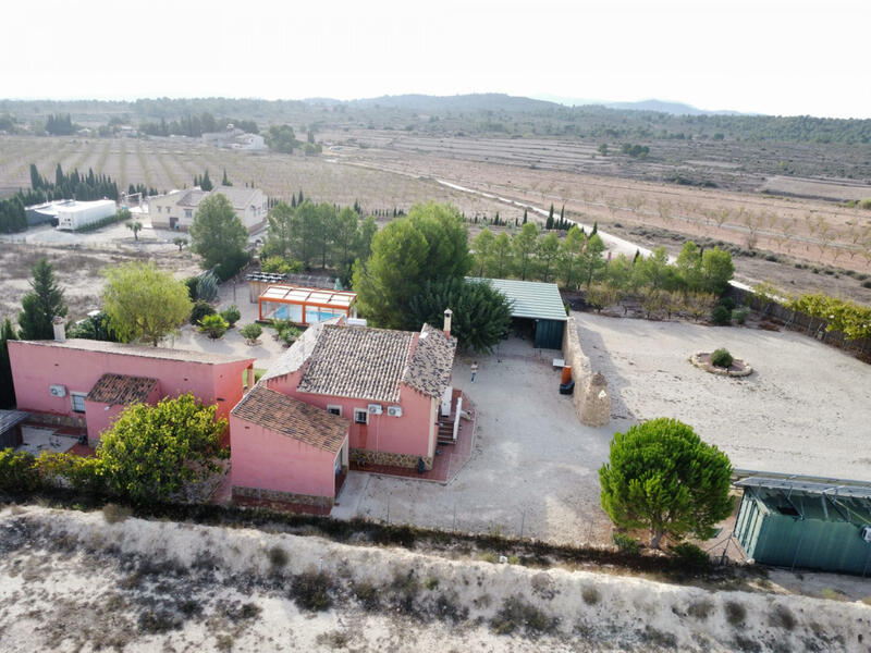 3 bedroom Country House for sale 3 bedroom Country House for sale