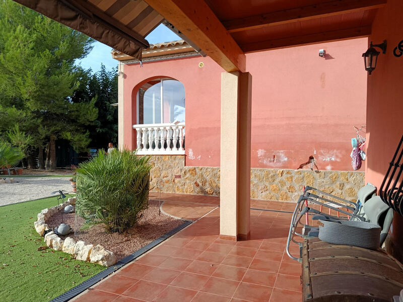 3 bedroom Country House for sale 3 bedroom Country House for sale