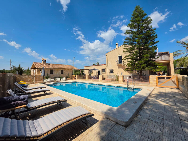 6 bedroom Country House for sale 6 bedroom Country House for sale