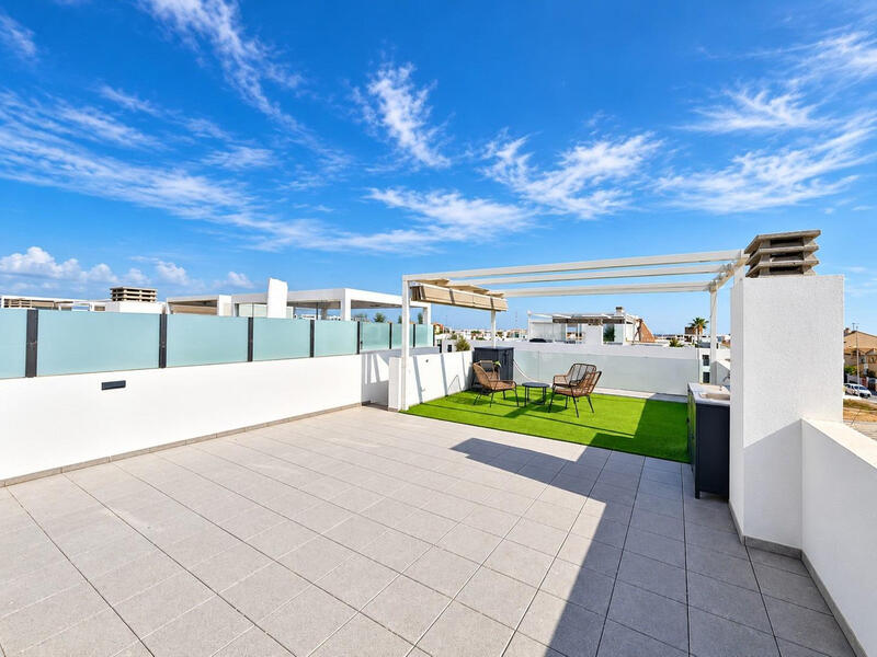 Villa Te koop in Punta Prima, Alicante