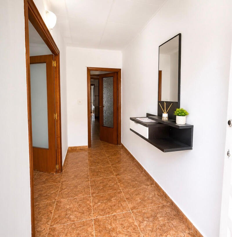 4 bedroom Townhouse for sale