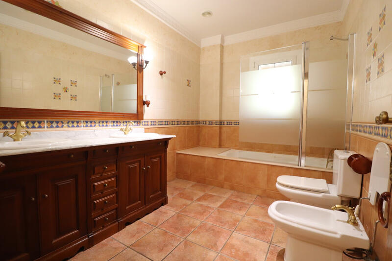 5 bedroom Villa for sale 5 bedroom Villa for sale