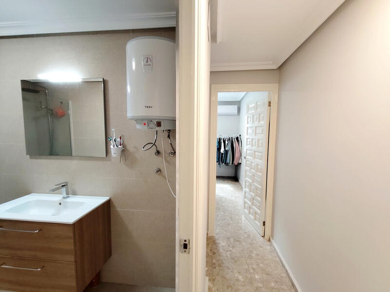 2 slaapkamer Appartement Te koop 2 slaapkamer Appartement Te koop