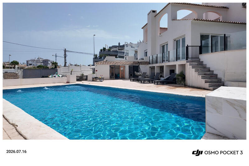 Townhouse for sale in Villamartin, Alicante Townhouse for sale in Villamartin, Alicante