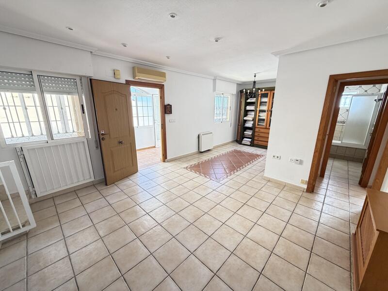 3 slaapkamer Gezinswoning Te koop 3 slaapkamer Gezinswoning Te koop