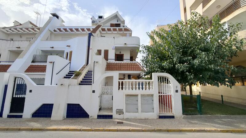 Villa à vendre dans Torrevieja, Alicante