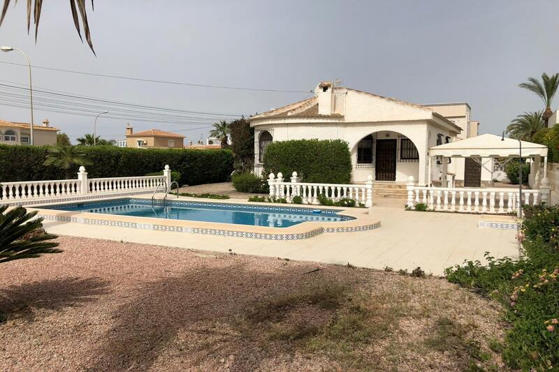 Country House for sale in Torrevieja, Alicante