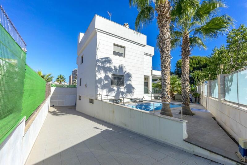 5 soveværelse Villa til salg