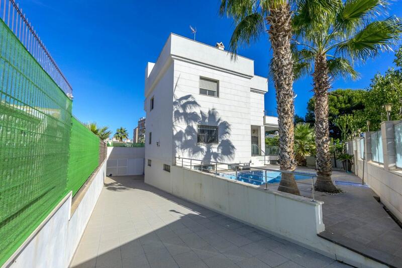 5 soveværelse Villa til salg