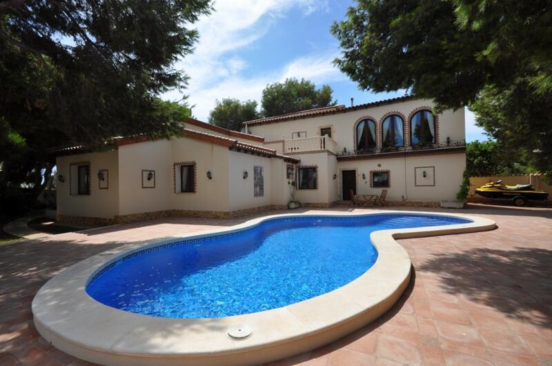 Villa en venta en Punta Prima, Alicante