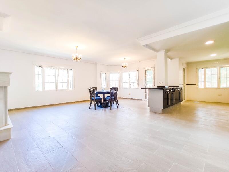 6 bedroom Villa for sale