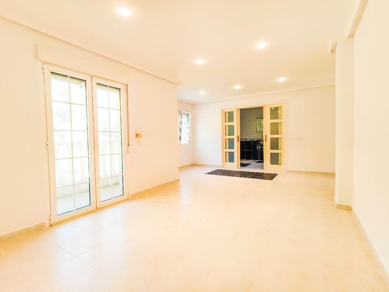 6 bedroom Villa for sale