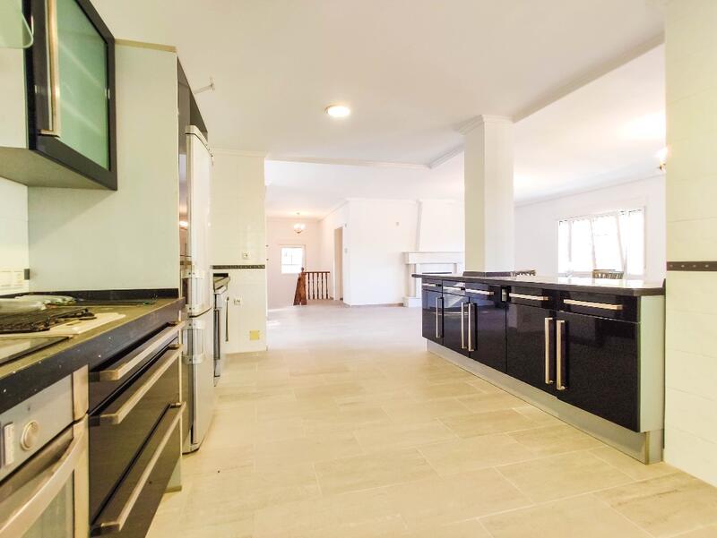 6 bedroom Villa for sale