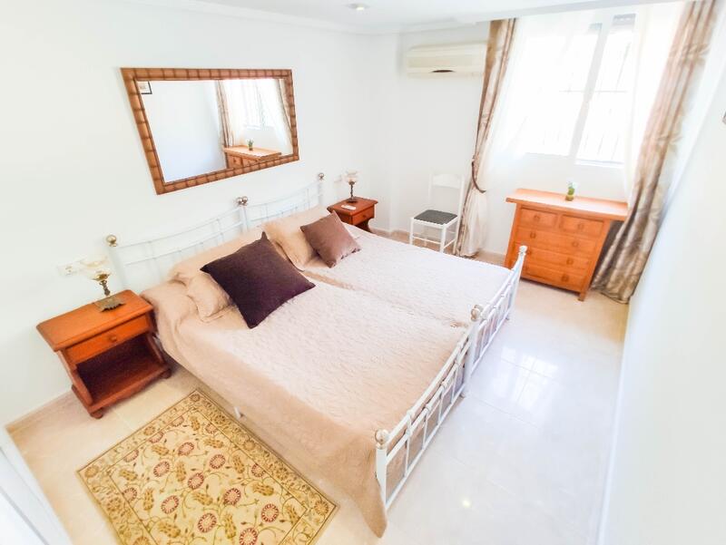 6 bedroom Villa for sale