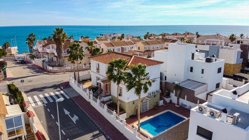 Villa à vendre dans La Mata, Alicante