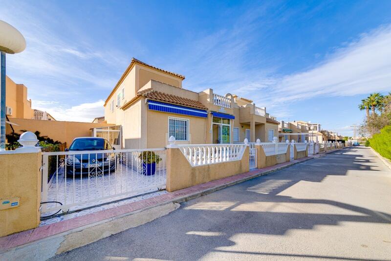 Villa for sale in Torrevieja, Alicante