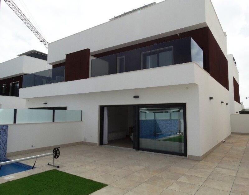 Villa for sale in Pilar de la Horadada, Alicante