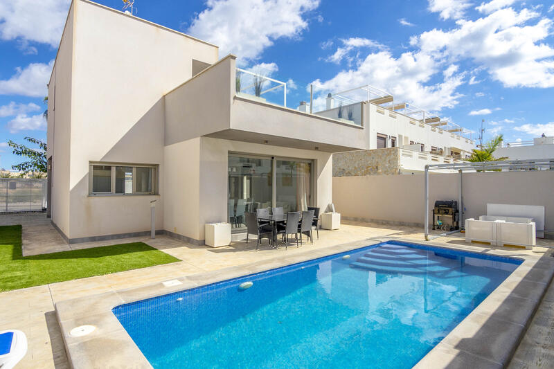 Villa à vendre dans Torre de la Horadada, Alicante