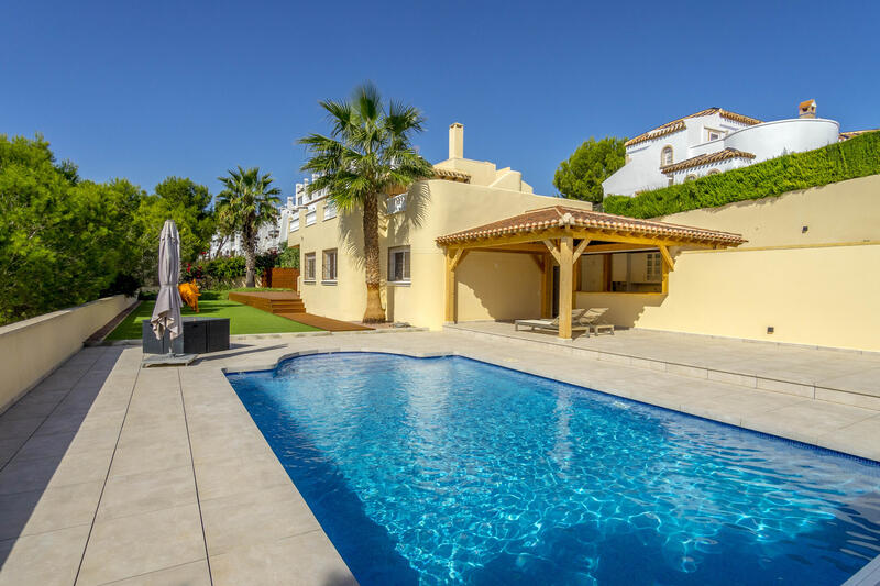 Villa en venta en Orihuela Costa, Alicante