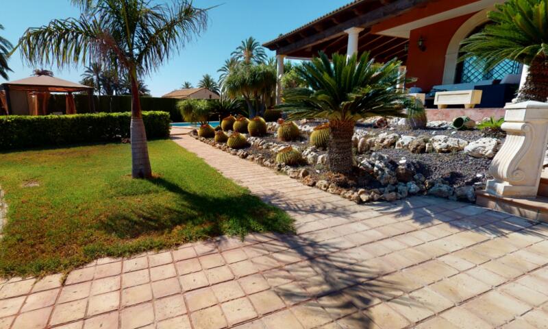 6 Cuarto Villa en venta