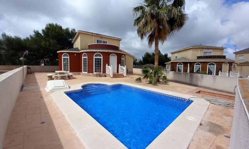 Villa för långsiktig hyra i Pilar de la Horadada, Alicante