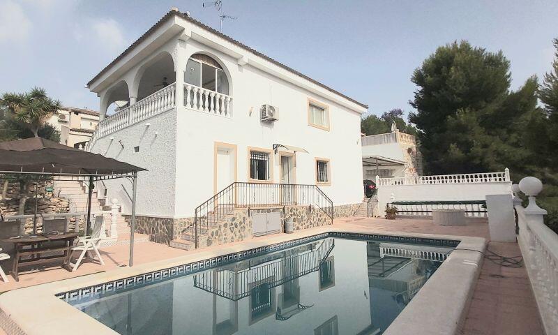 Villa Te koop in Pinar de Campoverde, Alicante