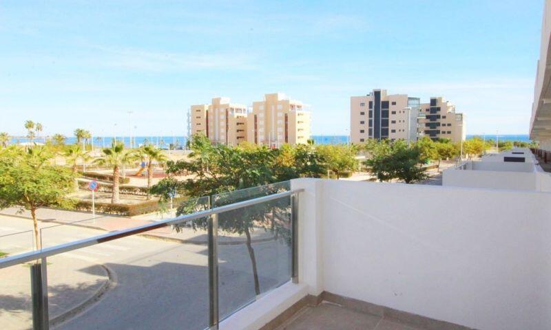 Apartamento en venta en Mil Palmeras, Alicante