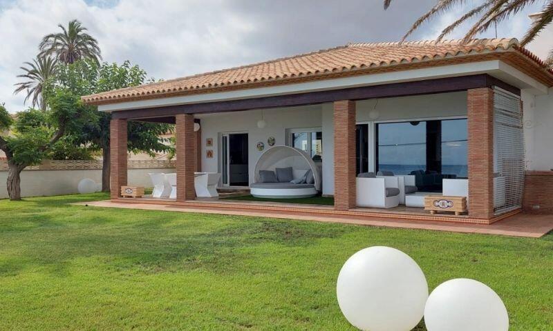 Villa til salg i Denia, Alicante