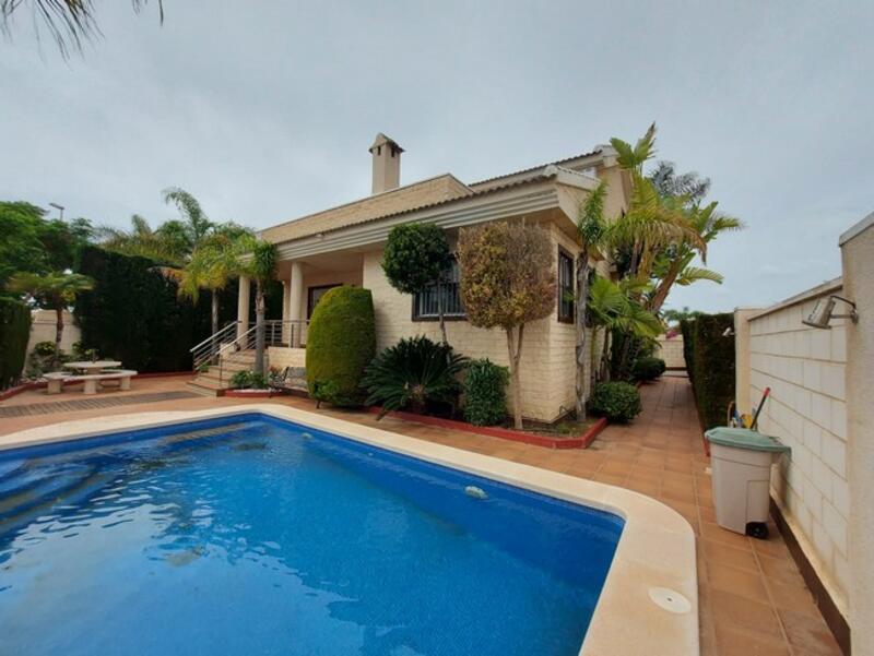 5 bedroom Villa for sale