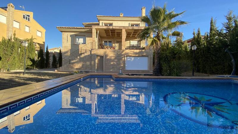 Country House for sale in Torrevieja, Alicante