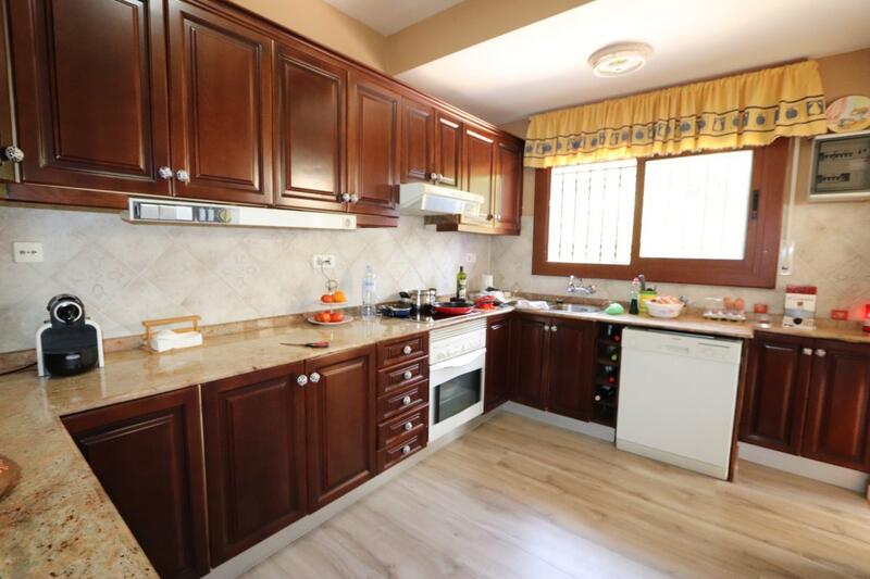 4 Cuarto Villa en venta