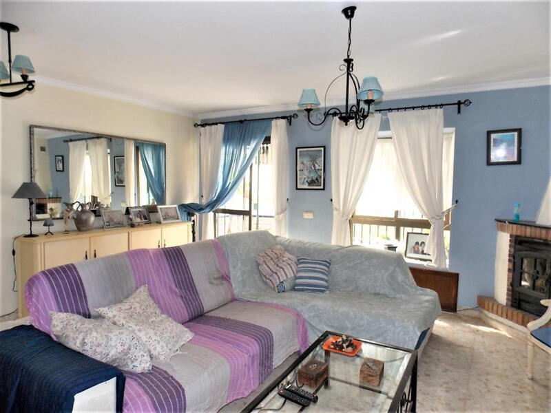 дуплекс продается в Benalmadena, Málaga