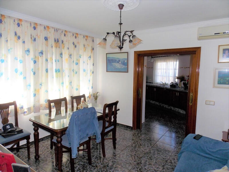 10 Cuarto Villa en venta