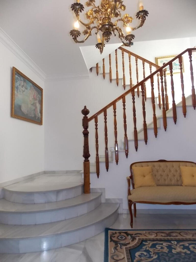 10 Cuarto Villa en venta