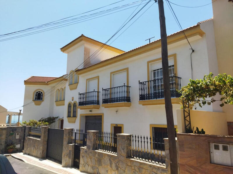 10 Cuarto Villa en venta