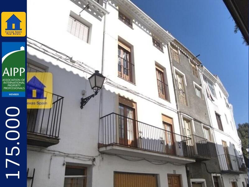 Kommersiella fastigheter till salu i Castril de la Peña, Granada