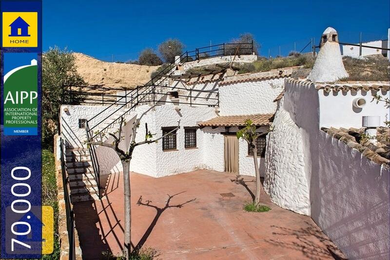 Дом в пещере продается в Huescar, Granada