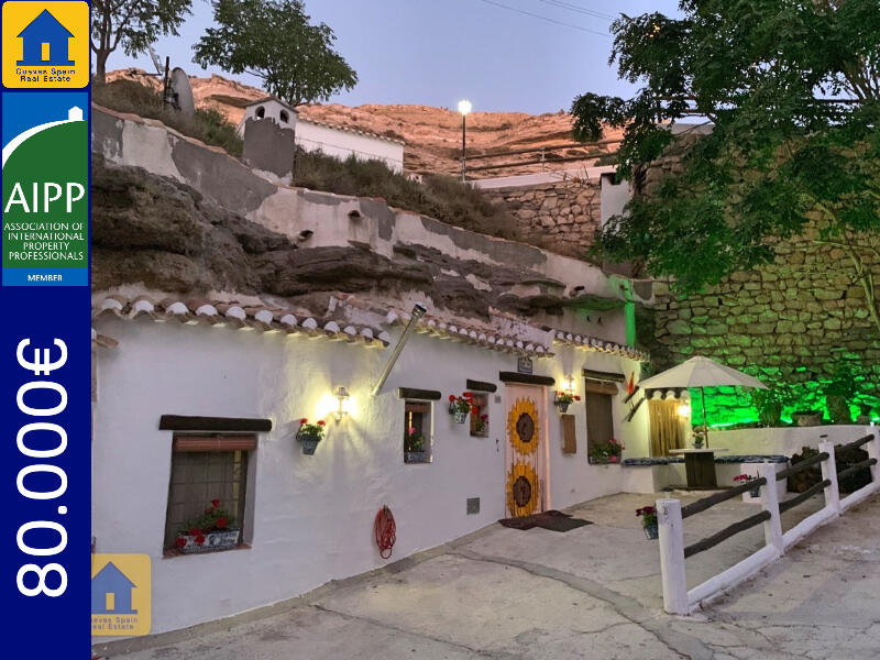 Cave House for sale in Galera, Granada