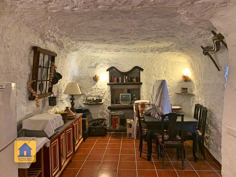 4 soverom Grottehuset til salgs