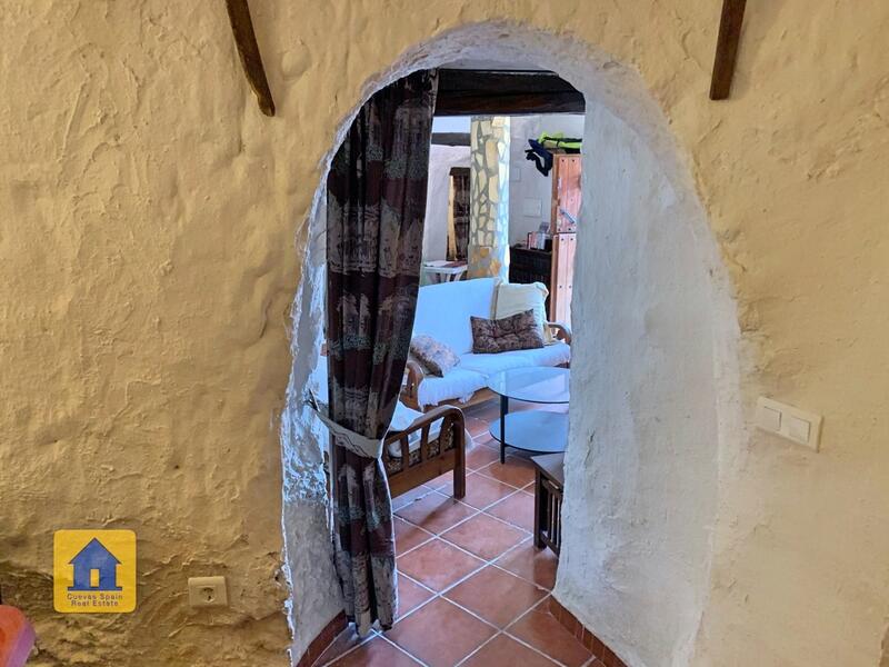 4 bedroom Cave House for sale