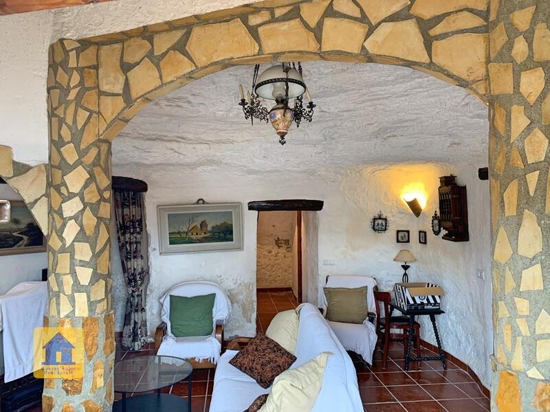 4 bedroom Cave House for sale