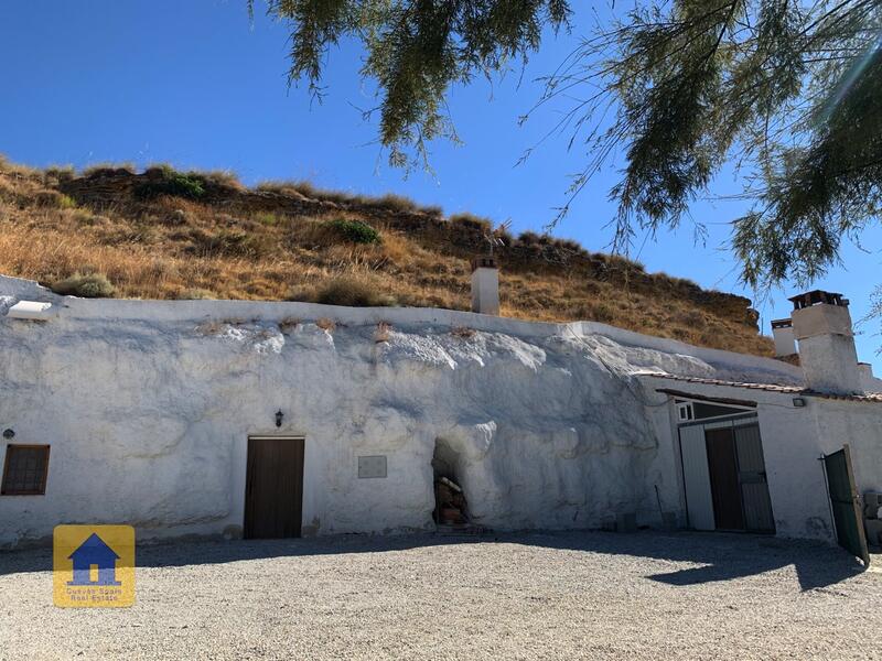 5 chambre Maison Troglodyte à vendre