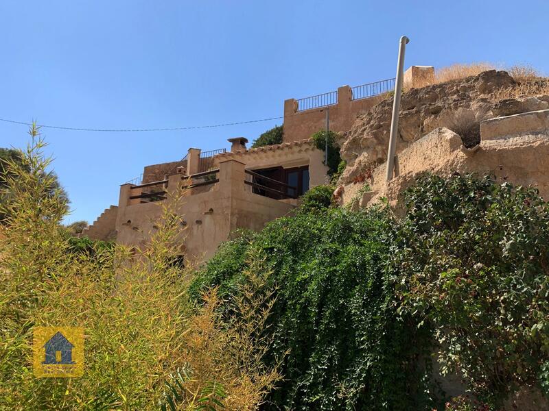 3 chambre Maison Troglodyte à vendre