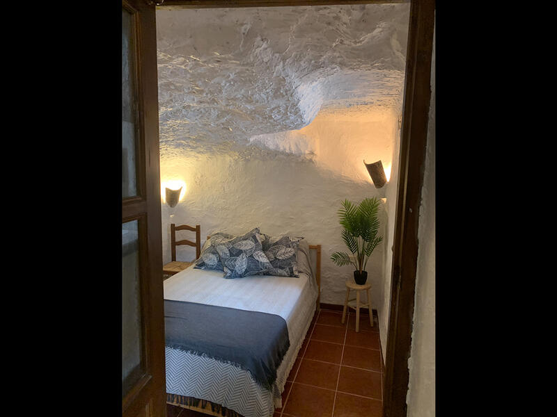 2 спальная комната Дом в пещере продается