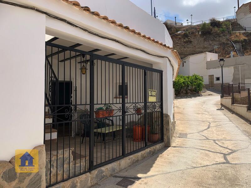 2 chambre Maison Troglodyte à vendre