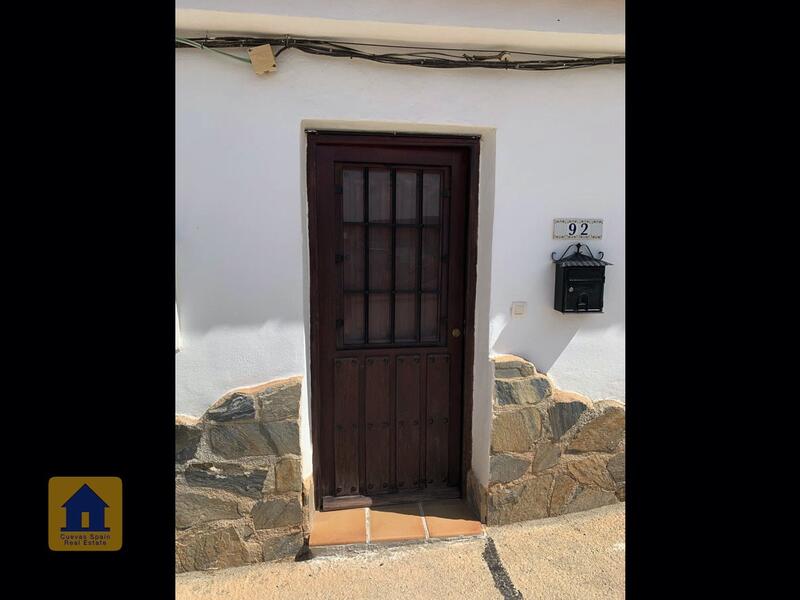 2 chambre Maison Troglodyte à vendre