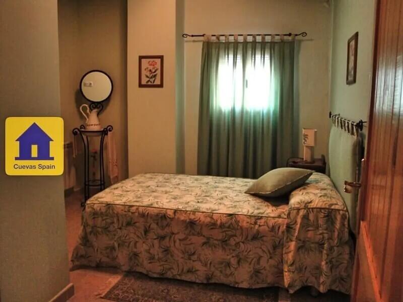 4 chambre Local Commercial à vendre